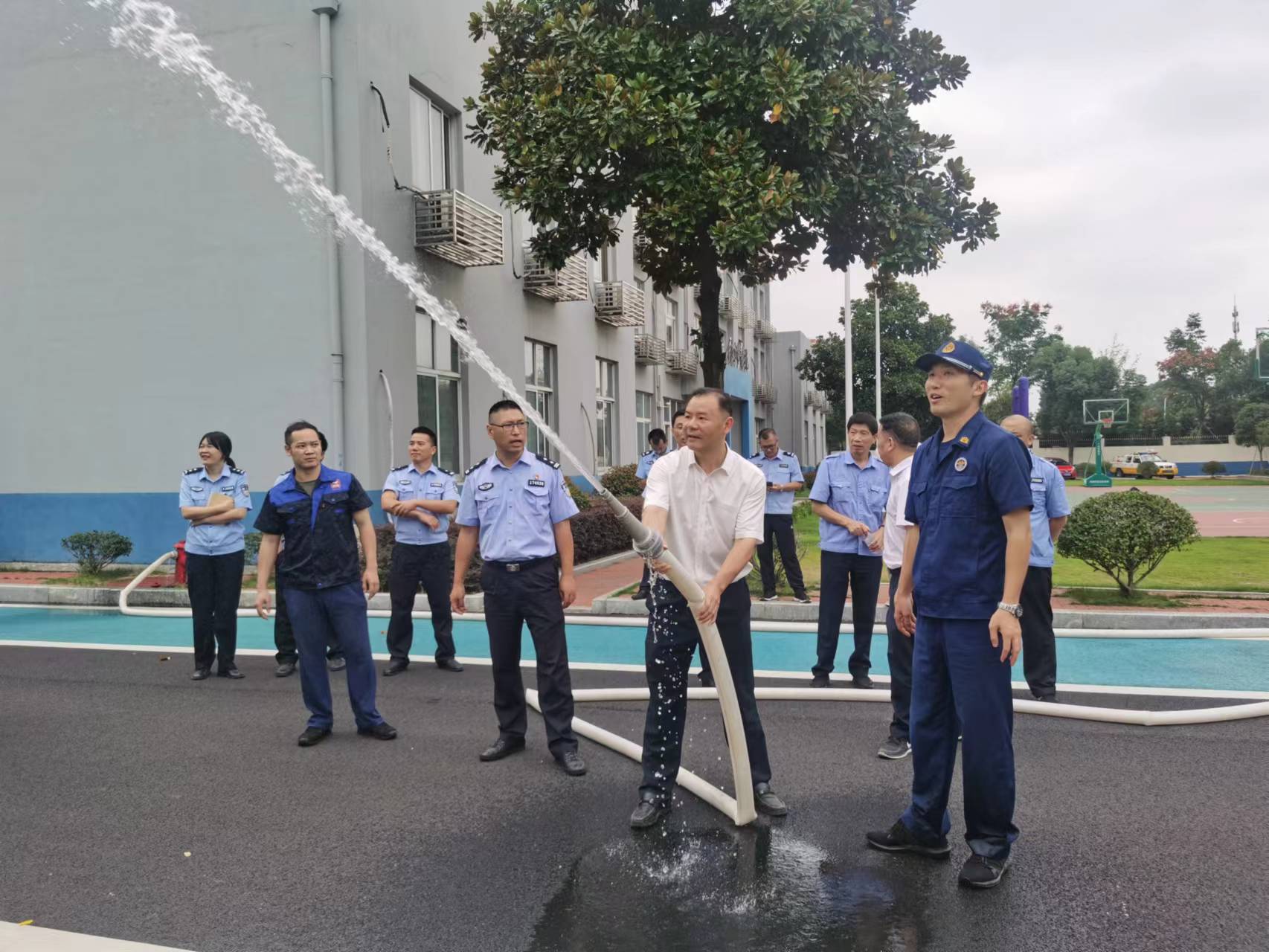 1664437486676044.jpg ce81d60837eb5747816ecf0b66f2122.jpg